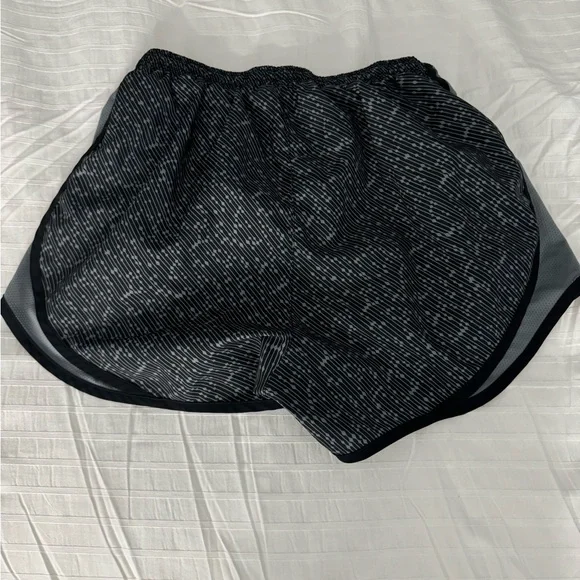 Nike shorts - Picture 4 of 4